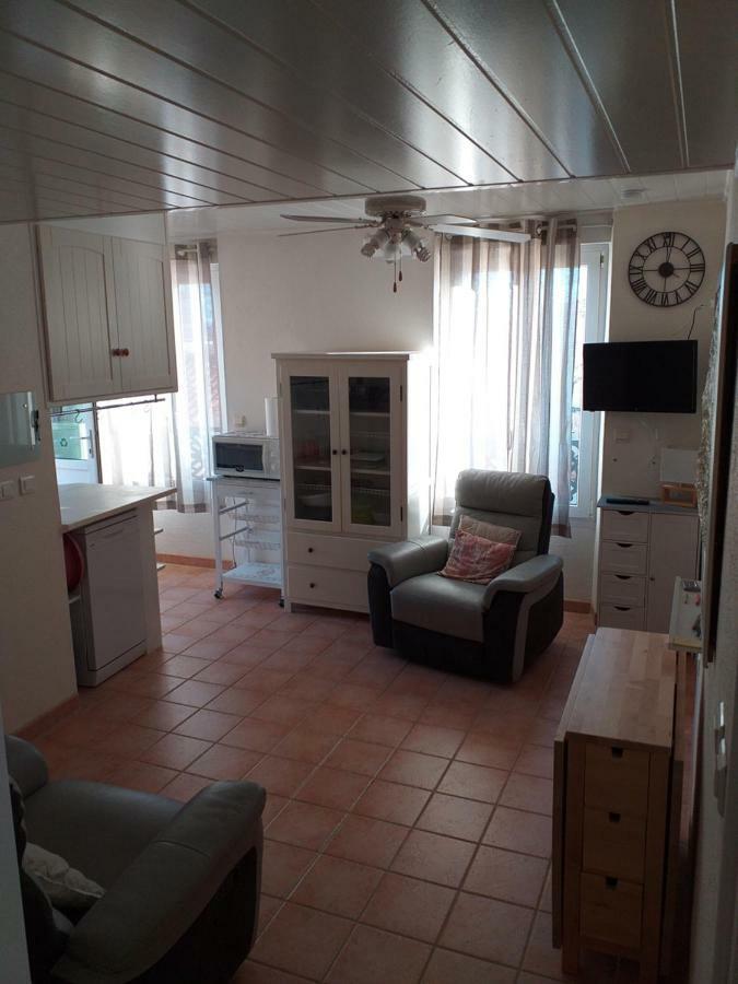 Albasud - Appartement Meuble Avec Terrasse - Salses Le Chateau 66 エクステリア 写真